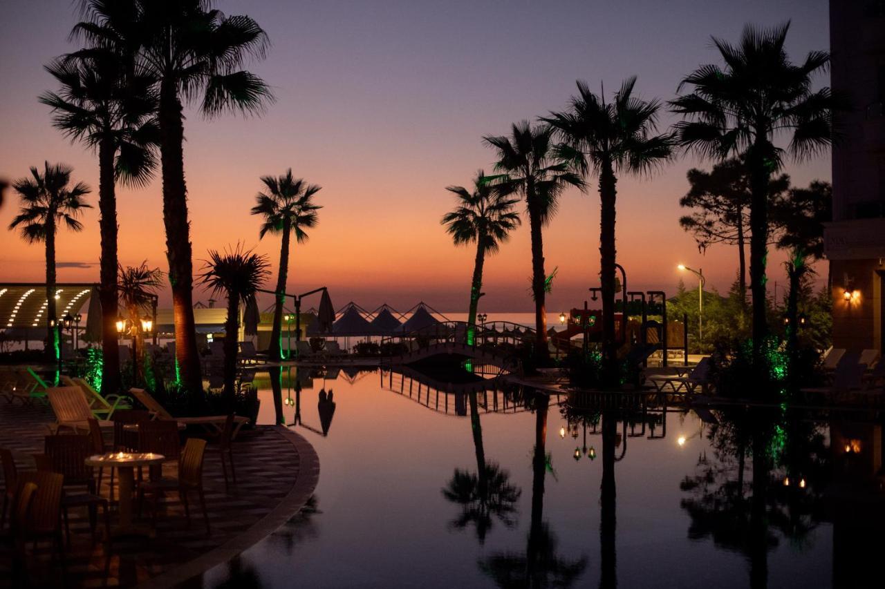 Grand Blue Fafa Resort & Spa Durrës 외부 사진